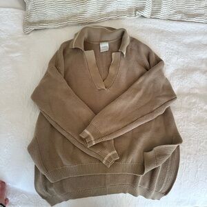 Beautiful slouchy Varley sweater Small in Beige